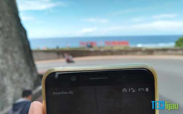 Sinyal internet di pantai pandawa bali
