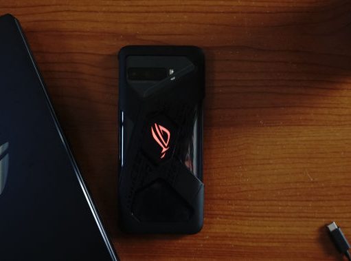 Layar Smartphone Mati Ketika Menelpon? Mungkin Ini Penyebabnya