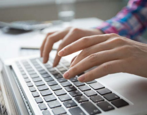 Tips Mengisi Waktu Santai Di Depan Laptop