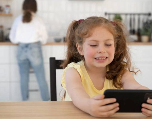 Bagaimana Cara Memantau Ponsel Android Anak Anda dari Jarak Jauh? Memantau Ponsel Android Anak